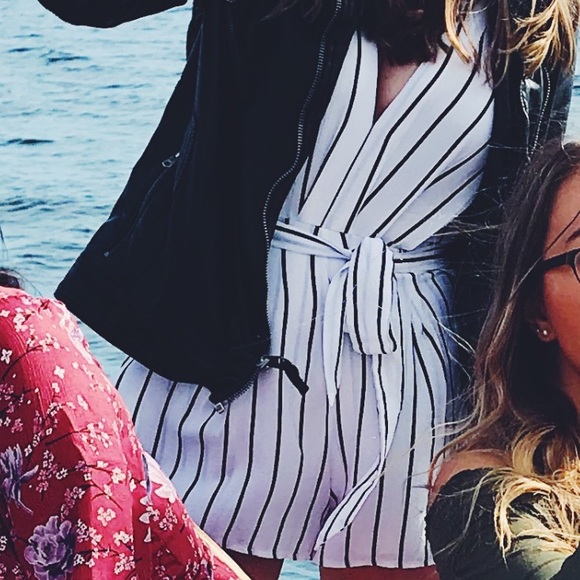 Black & White Romper | LF | Small | Like New - Picture 10 of 11